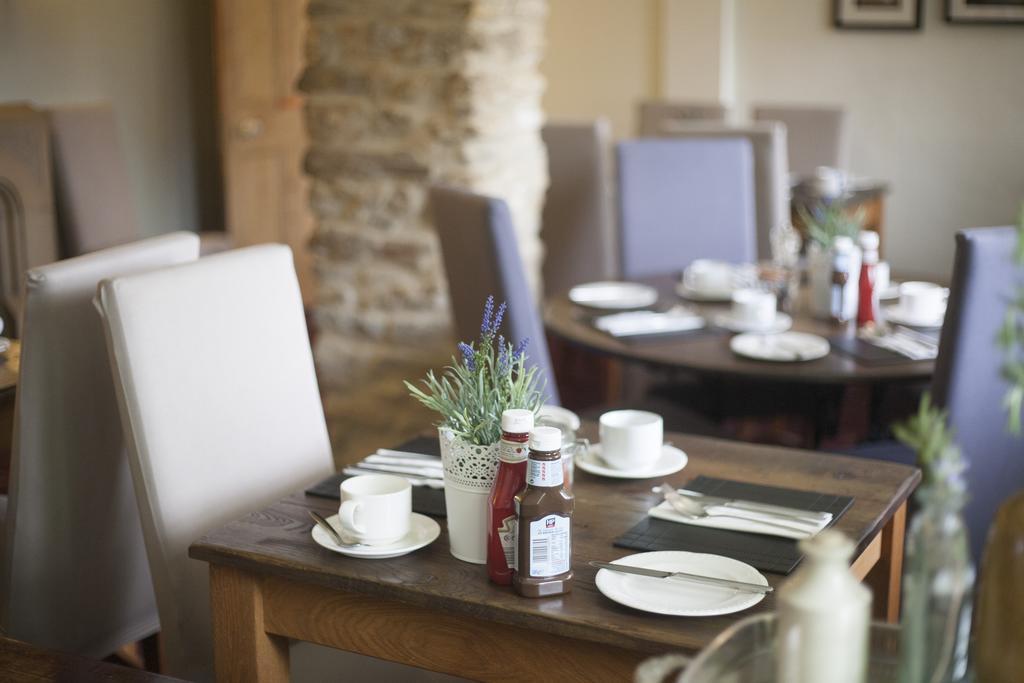 The Conigre Hotel Melksham Exterior photo