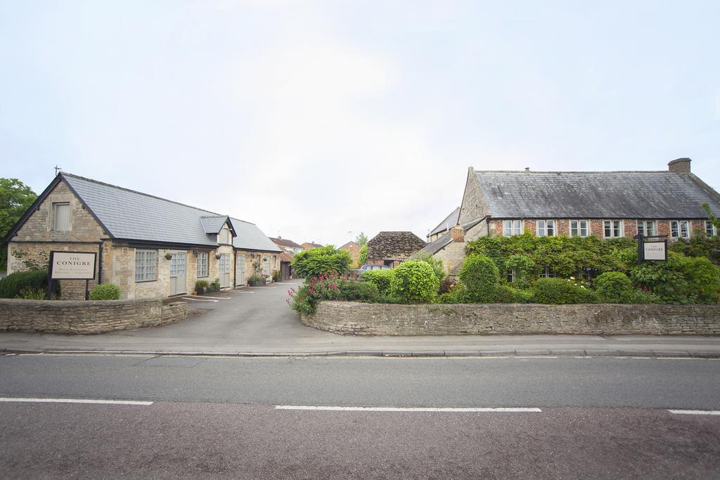 The Conigre Hotel Melksham Exterior photo