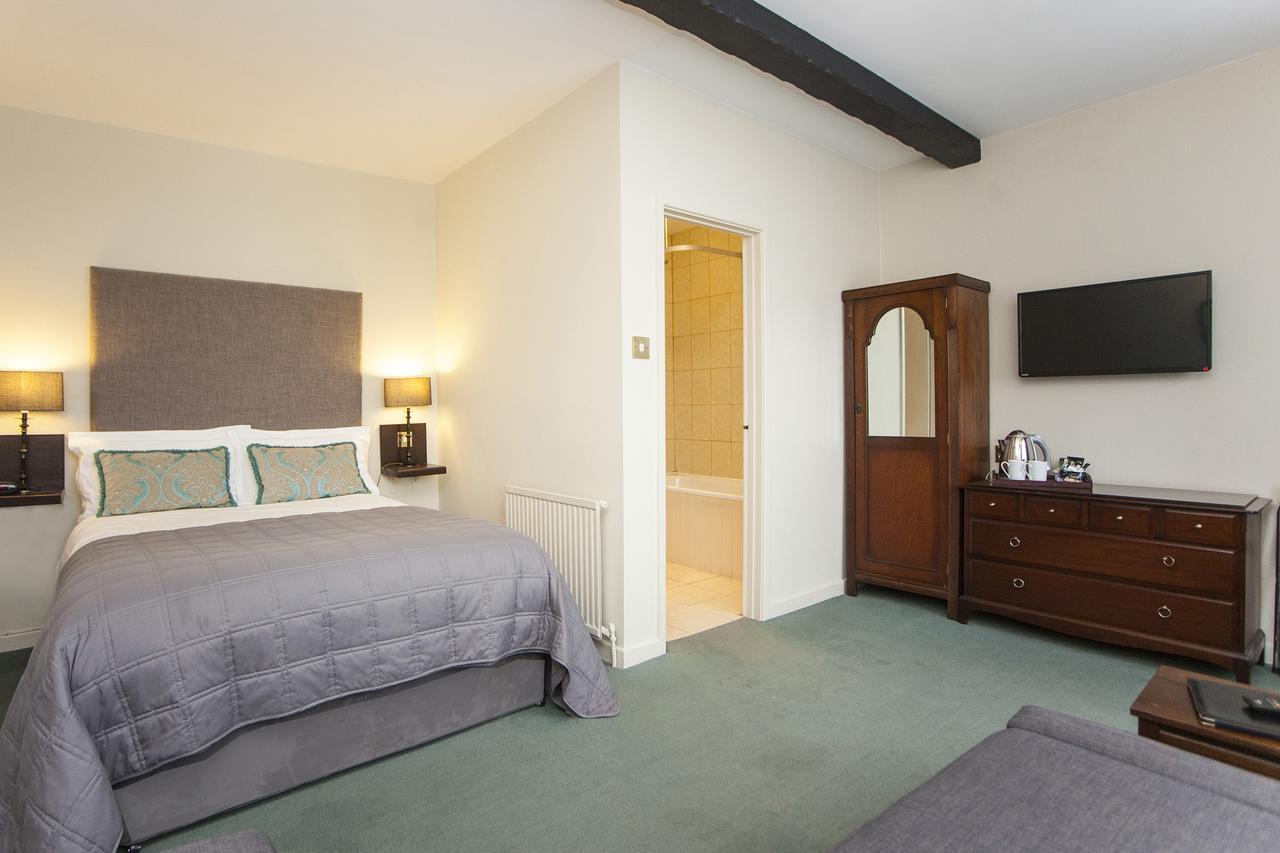 The Conigre Hotel Melksham Exterior photo